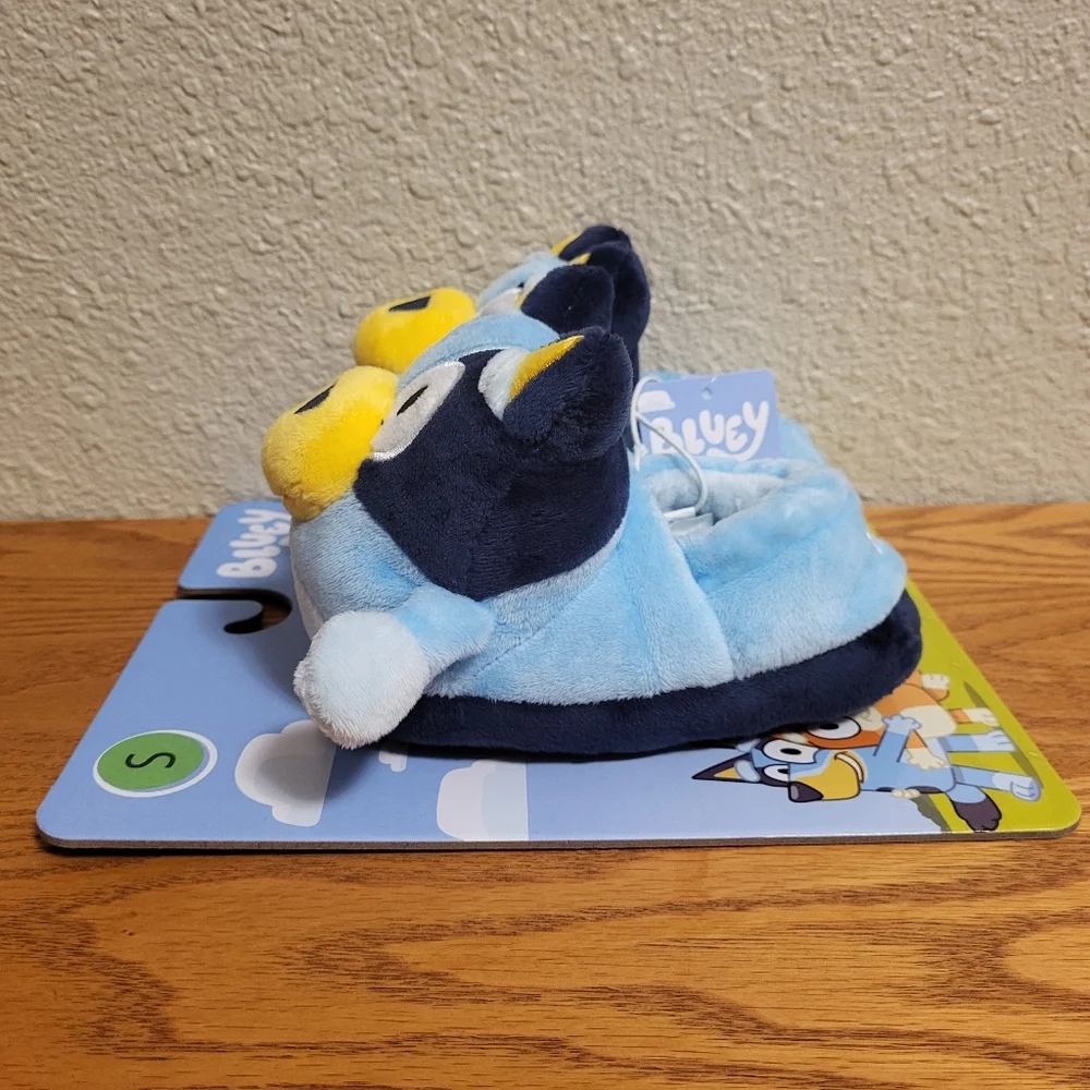 NWT Ludo Studio Bluey Slippers Size S